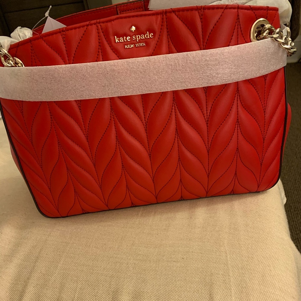NWT - Kate Spade Hot Chilli Medium Convertible ♠️